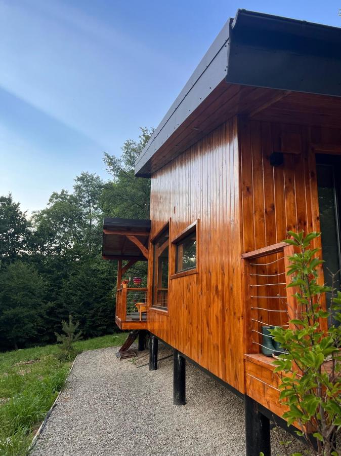Moodysun Studio, Remote Tiny Home 코마르닉 외부 사진