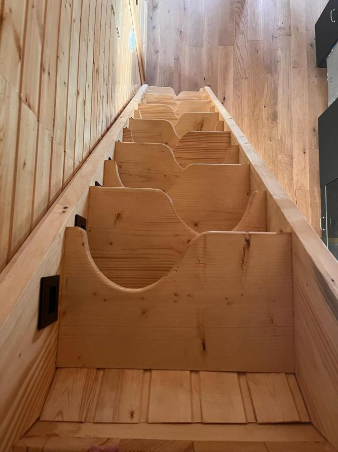Moodysun Studio, Remote Tiny Home 코마르닉 외부 사진