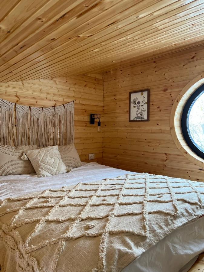 Moodysun Studio, Remote Tiny Home 코마르닉 외부 사진