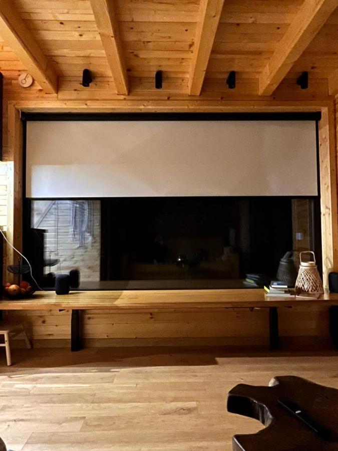 Moodysun Studio, Remote Tiny Home 코마르닉 외부 사진